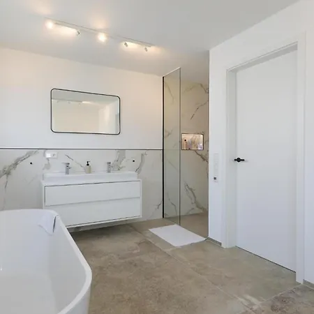 Eleganter Neubau-luxus In Paderborn&stilvoller Rückzugsort Für Bis Zu 9 Gäste