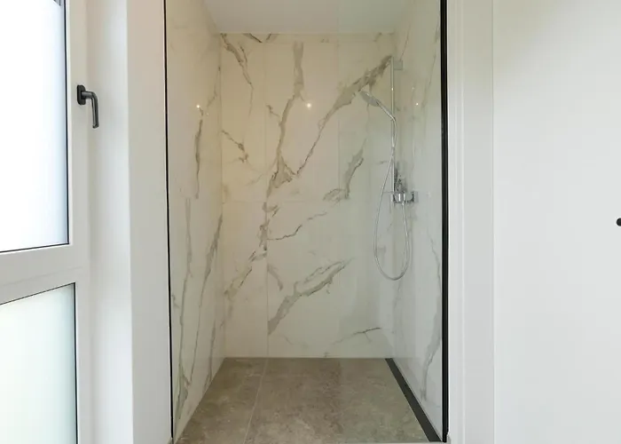 Eleganter Neubau-luxus In & Stilvoller Rueckzugsort Fuer Bis Zu 9 Gaeste *